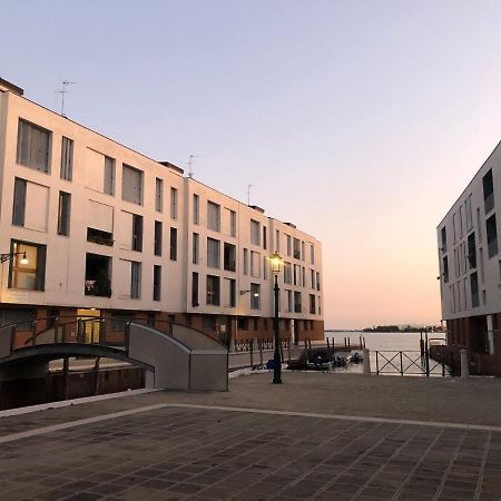 Modern Sunny Apartment In Residental Area Venedig Exterior foto