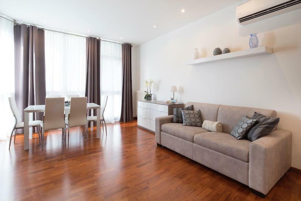 Modern Sunny Apartment In Residental Area Venedig Exterior foto